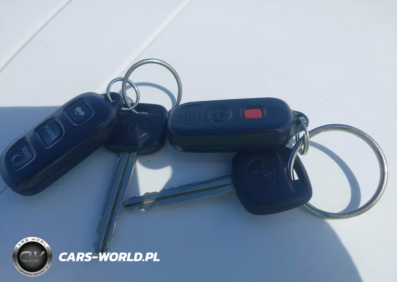 2003 Toyota Camry Le VIN:4T1BE32K73U784440 - 11