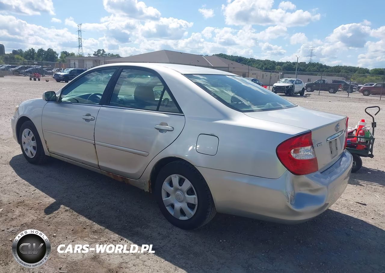 2003 Toyota Camry Le VIN:4T1BE32K73U784440 - 3