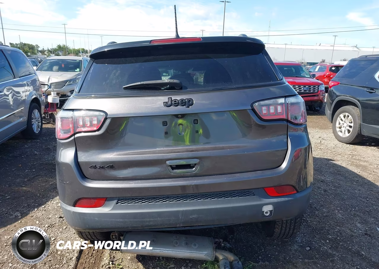 2018 Jeep Compass Altitude 4X4 VIN:3C4NJDBB9JT394790 - 17