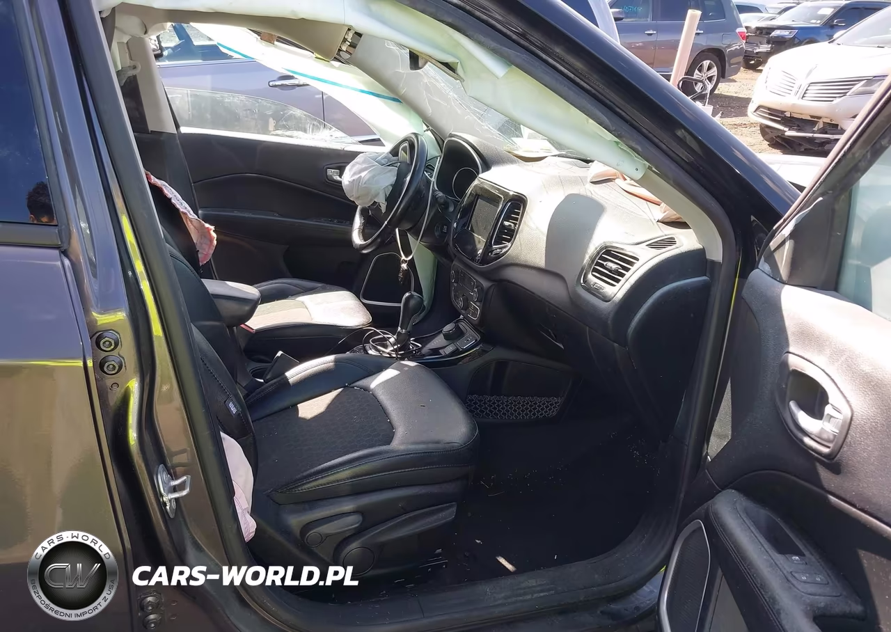 2018 Jeep Compass Altitude 4X4 VIN:3C4NJDBB9JT394790 - 5