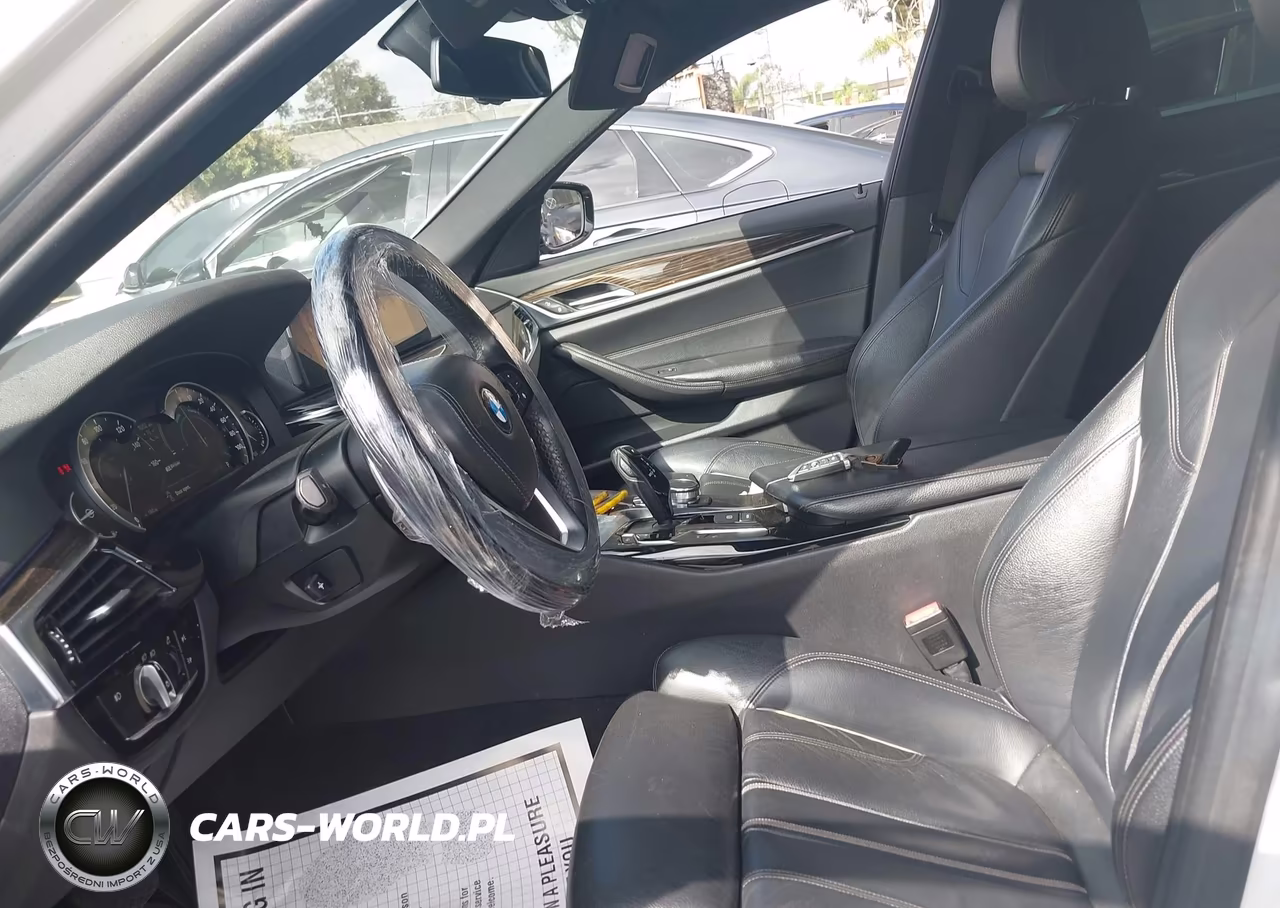 2018 BMW 530E Iperformance VIN:WBAJA9C52JB252719 - 17