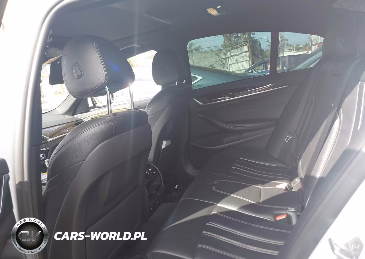 2018 BMW 530E Iperformance VIN:WBAJA9C52JB252719 - 18