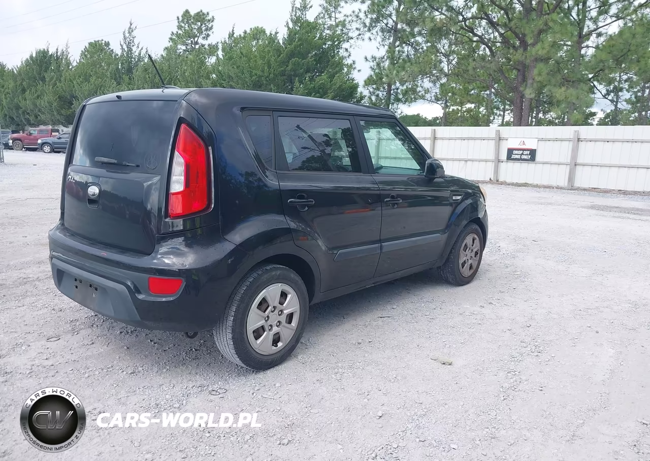 2013 Kia Soul VIN:KNDJT2A53D7592055 - 4