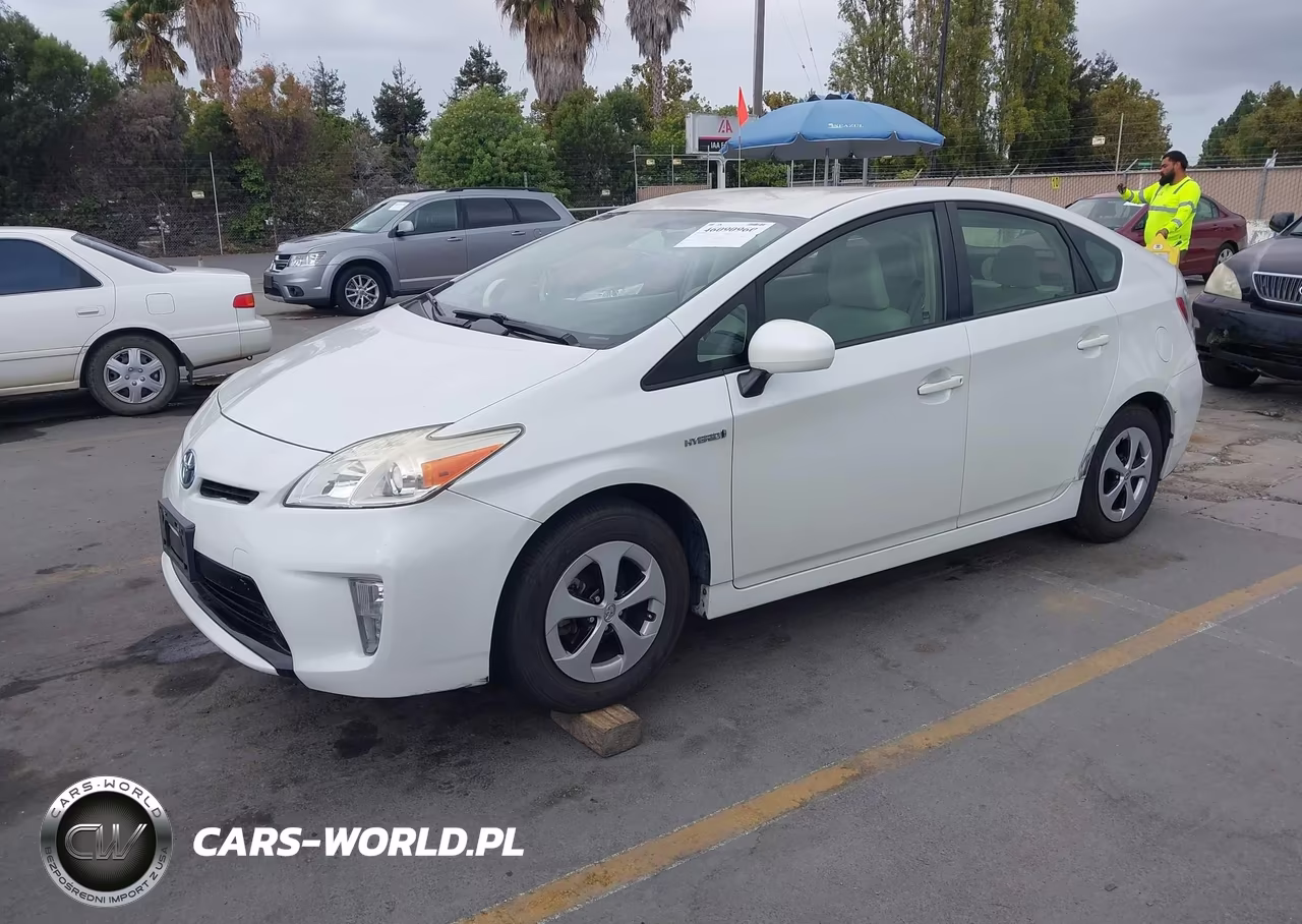 2015 Toyota Prius Two VIN:JTDKN3DU6F0399949 - 2