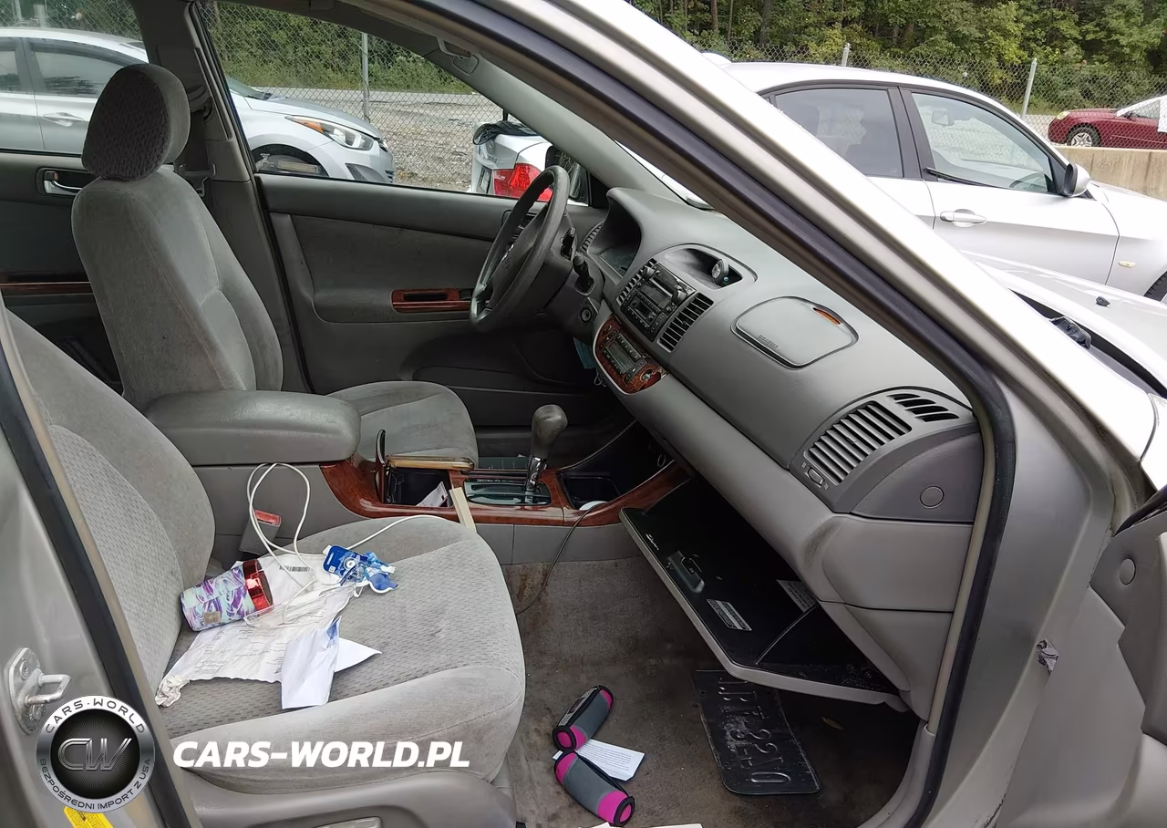 2003 Toyota Camry Xle VIN:4T1BE30K93U151229 - 5