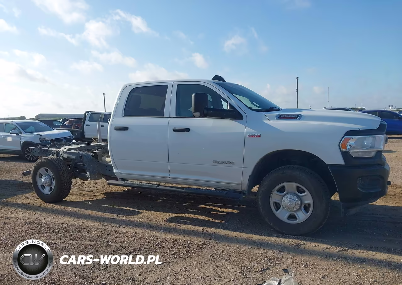 2022 Ram 2500 Tradesman 4X4 8' Box VIN:3C6UR5HJ1NG366500 - 13