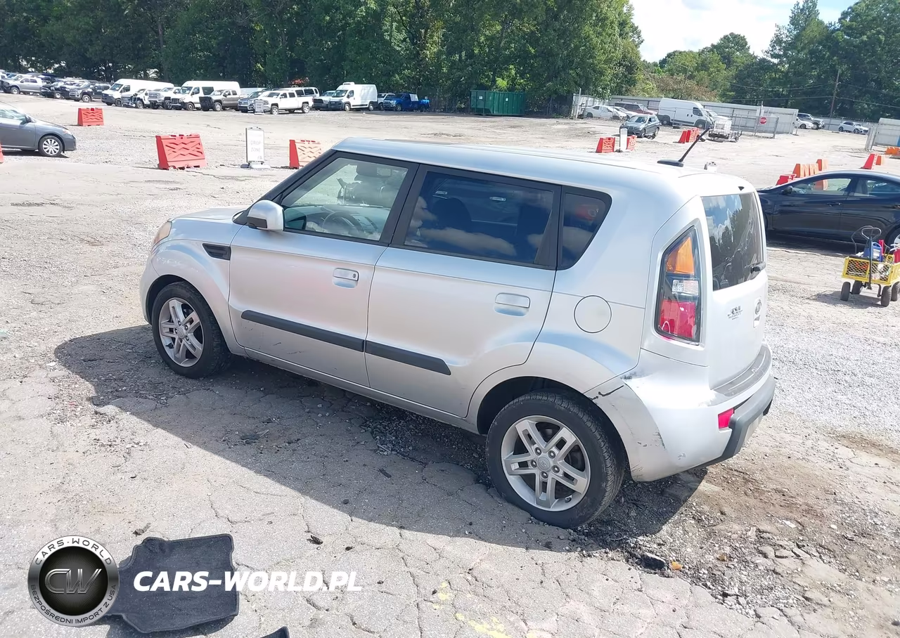 2010 Kia Soul + VIN:KNDJT2A22A7703972 - 3