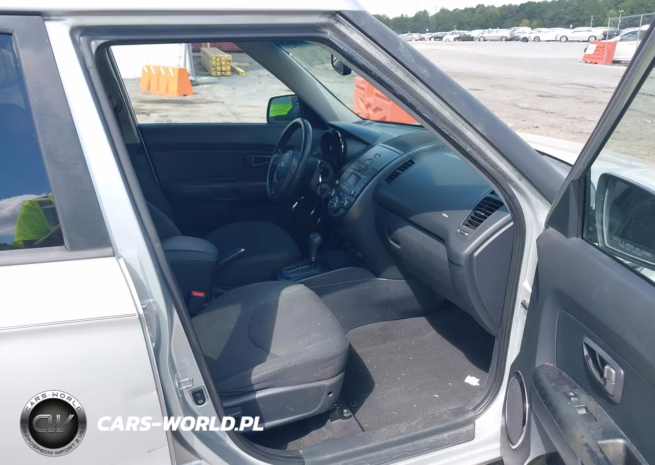 2010 Kia Soul + VIN:KNDJT2A22A7703972 - 5