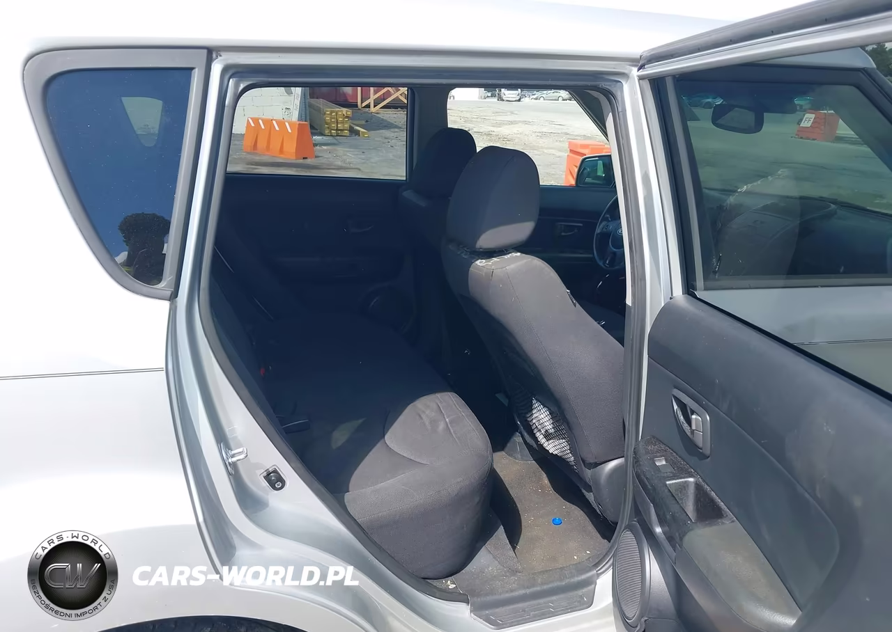 2010 Kia Soul + VIN:KNDJT2A22A7703972 - 8