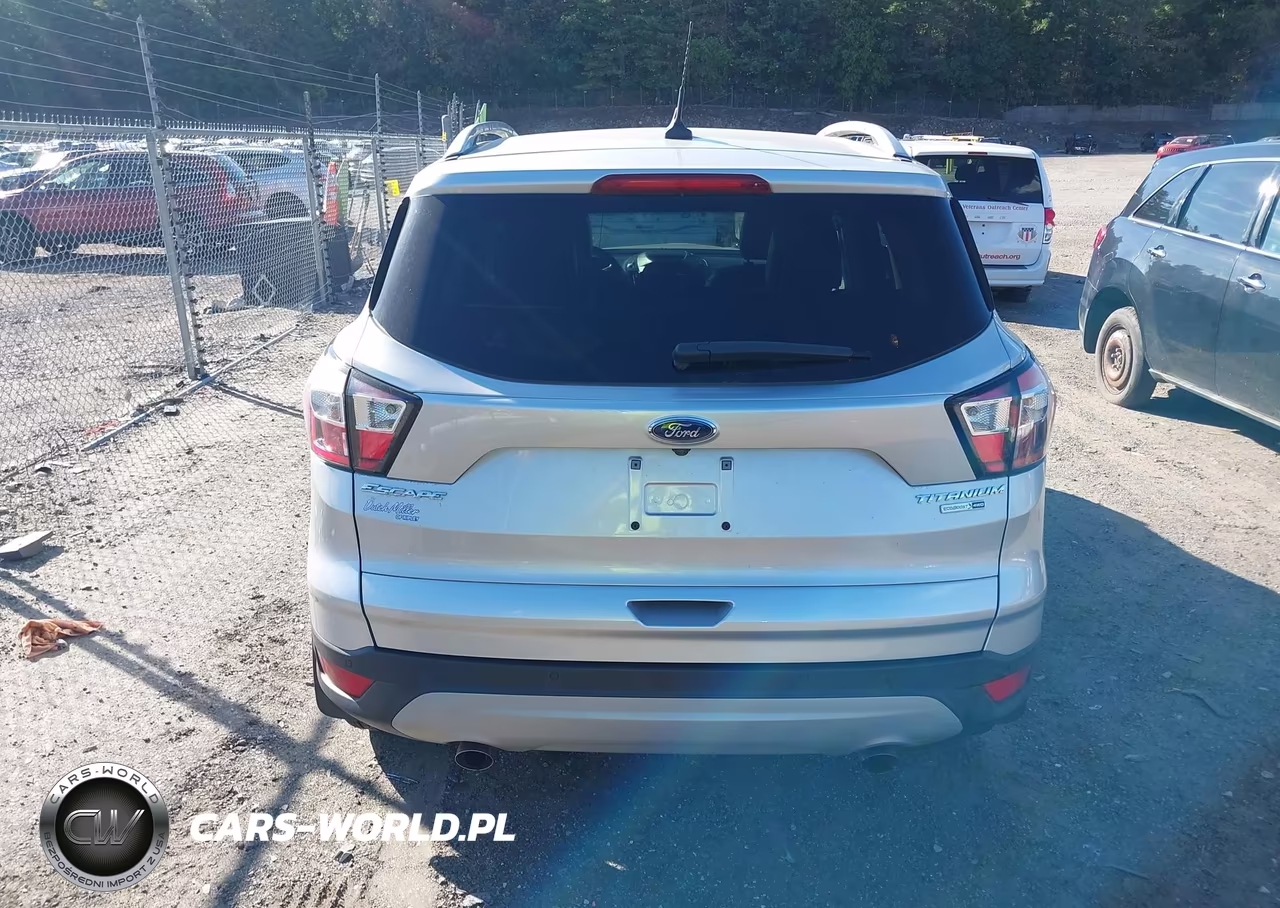 2018 Ford Escape Titanium VIN:1FMCU9J95JUD40740 - 16