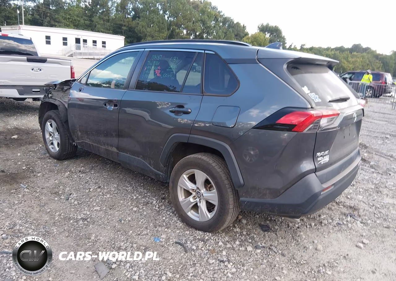 2021 Toyota Rav4 Xle VIN:2T3W1RFV2MC102210 - 3