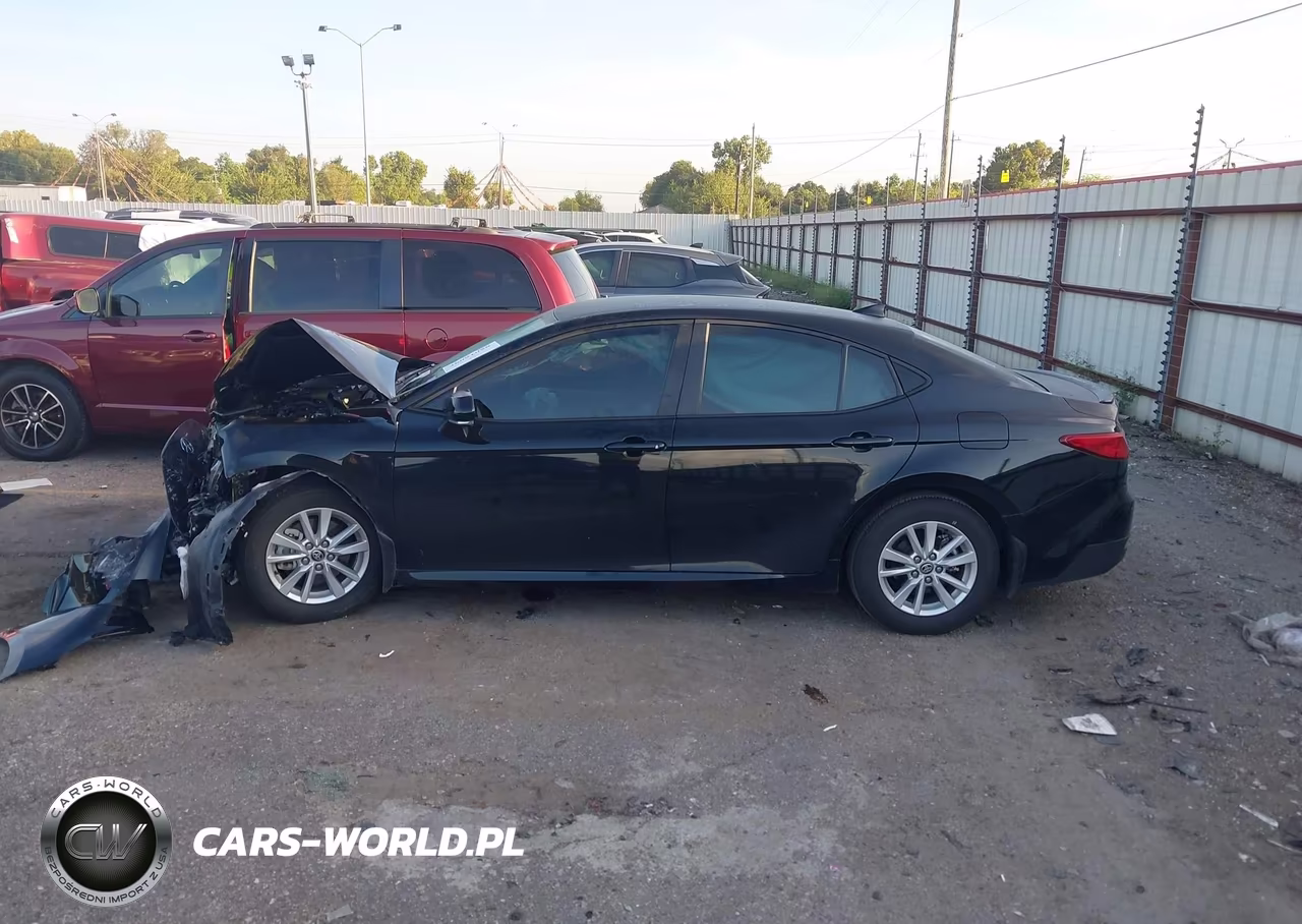 2025 Toyota Camry Le VIN:4T1DAACKXSU125340 - 14