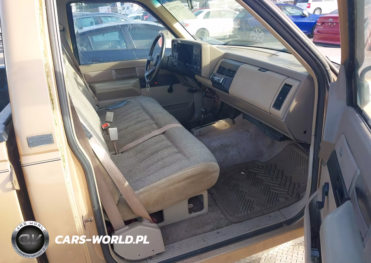 1988 Chevrolet Gmt-400 K2500 VIN:1GCFK24K7JE152082 - 5