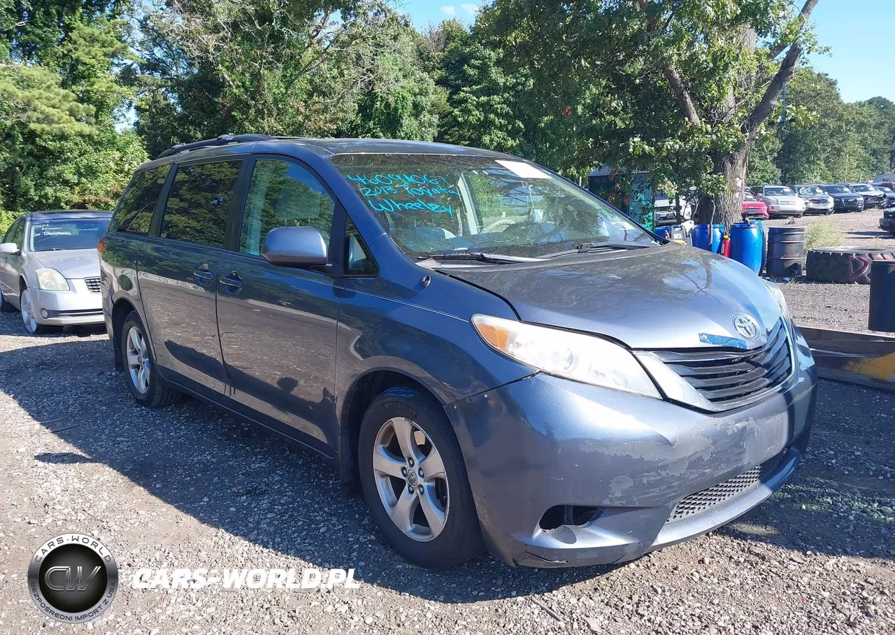 2013 Toyota Sienna Le V6 8 Passenger – zdjęcie 1 z 16