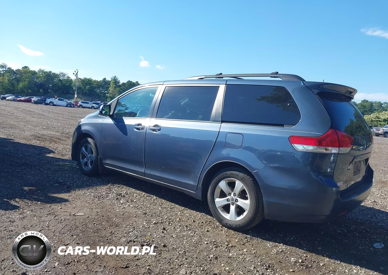 2013 Toyota Sienna Le V6 8 Passenger VIN:5TDKK3DC9DS365062 - 14