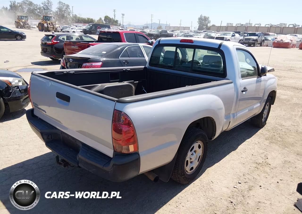 2012 Toyota Tacoma VIN:5TFNX4CNXCX010448 - 4