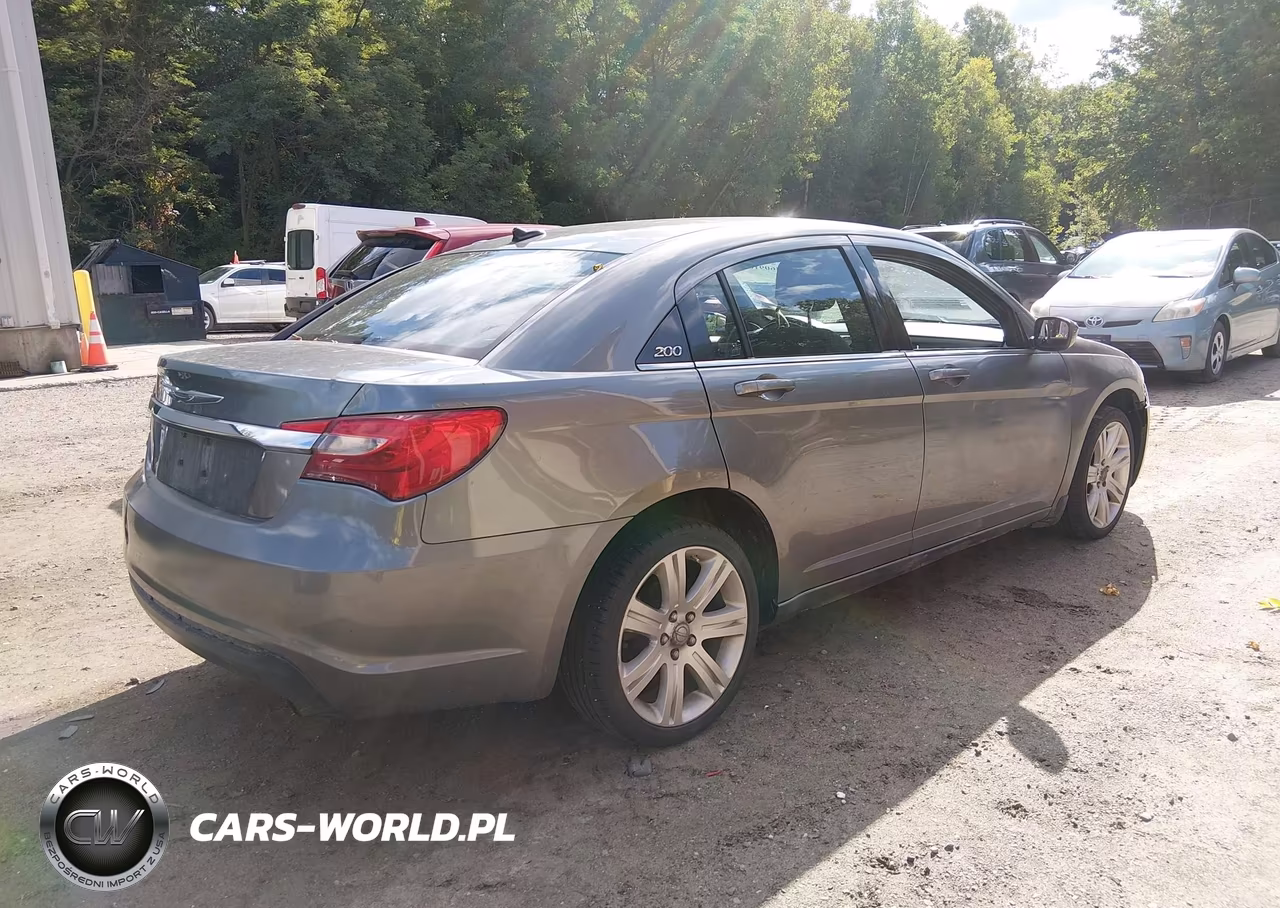 2013 Chrysler 200 Lx VIN:1C3CCBAB8DN669601 - 4