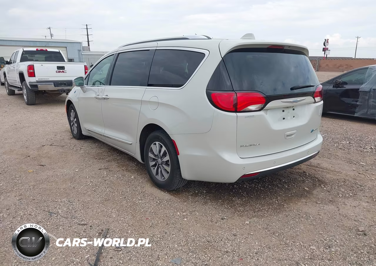 2020 Chrysler Pacifica Hybrid Limited VIN:2C4RC1N7XLR287819 - 3