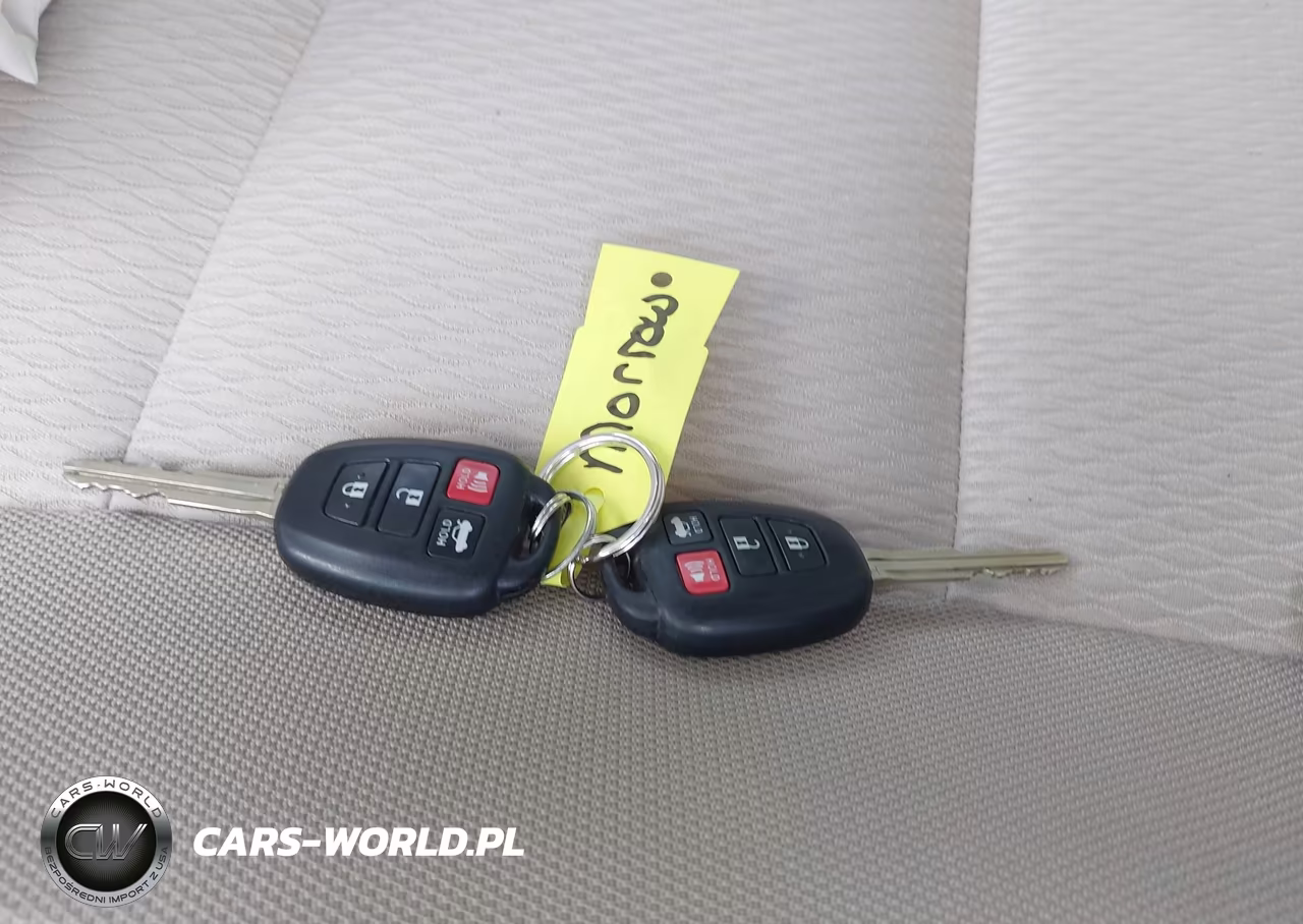 2015 Toyota Corolla Le VIN:2T1BURHE4FC296981 - 11