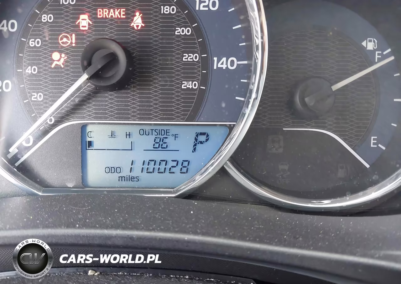 2015 Toyota Corolla Le VIN:2T1BURHE4FC296981 - 16