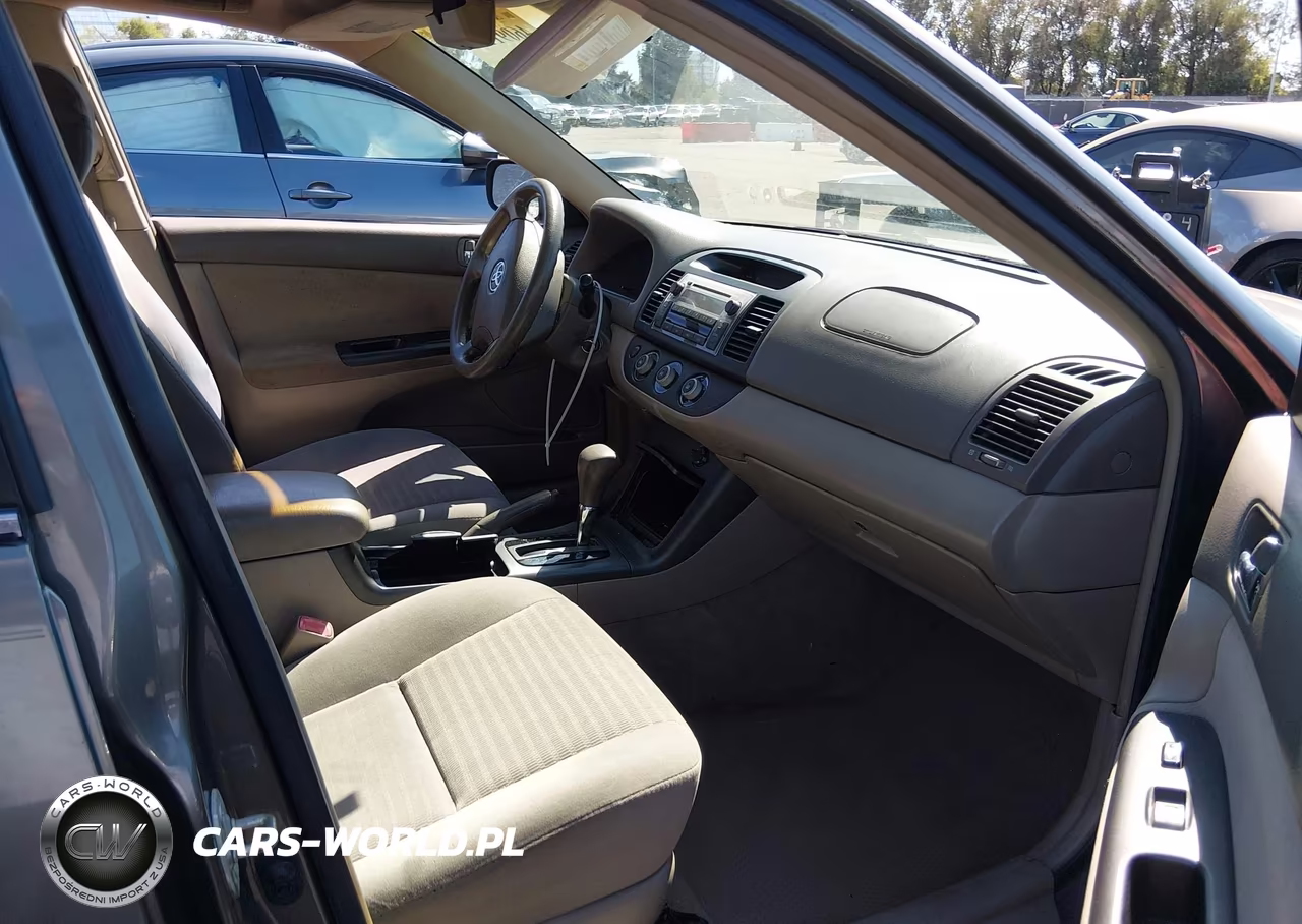 2005 Toyota Camry Le VIN:4T1BE32K75U525403 - 5