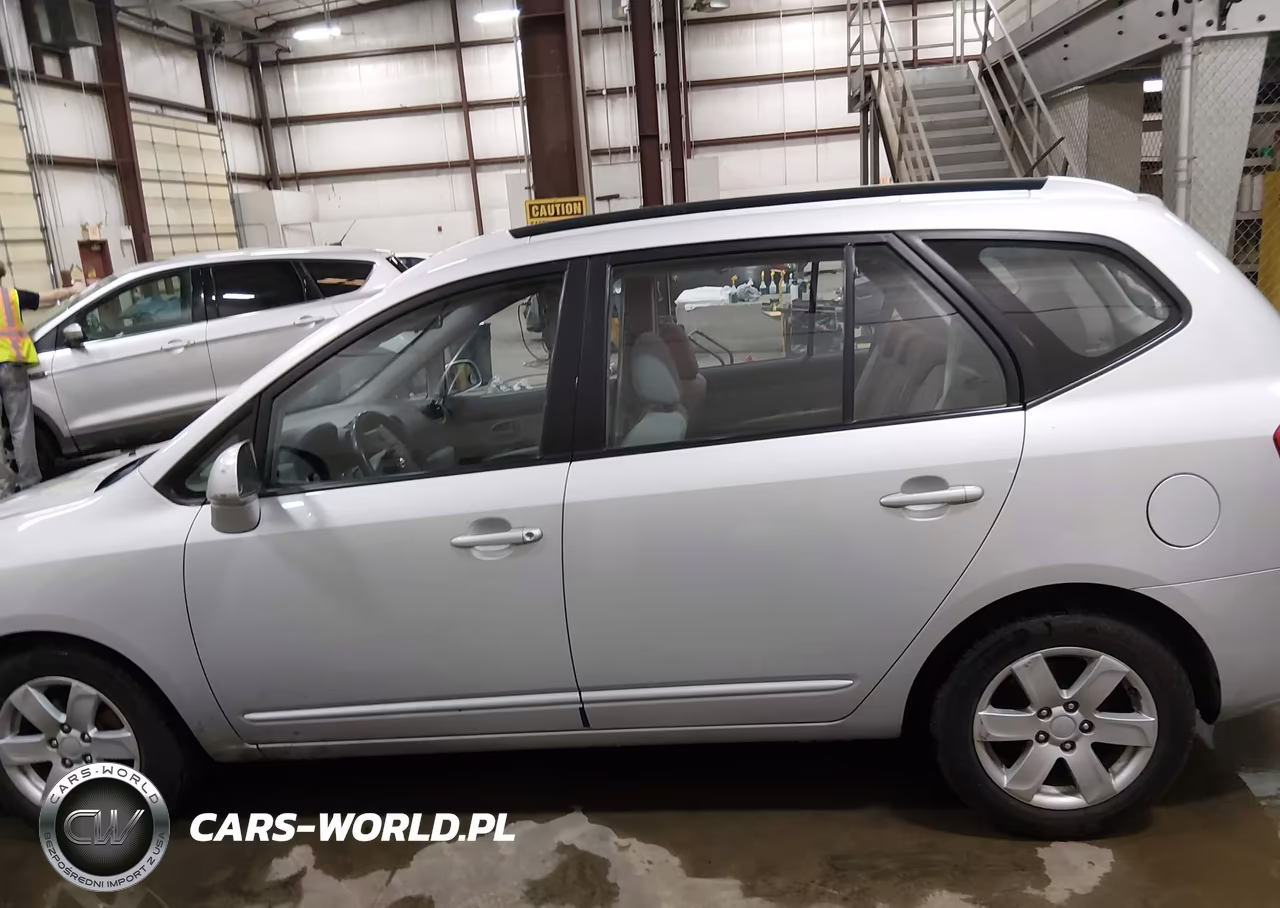 2007 Kia Rondo Lx VIN:KNAFG525177070214 - 14