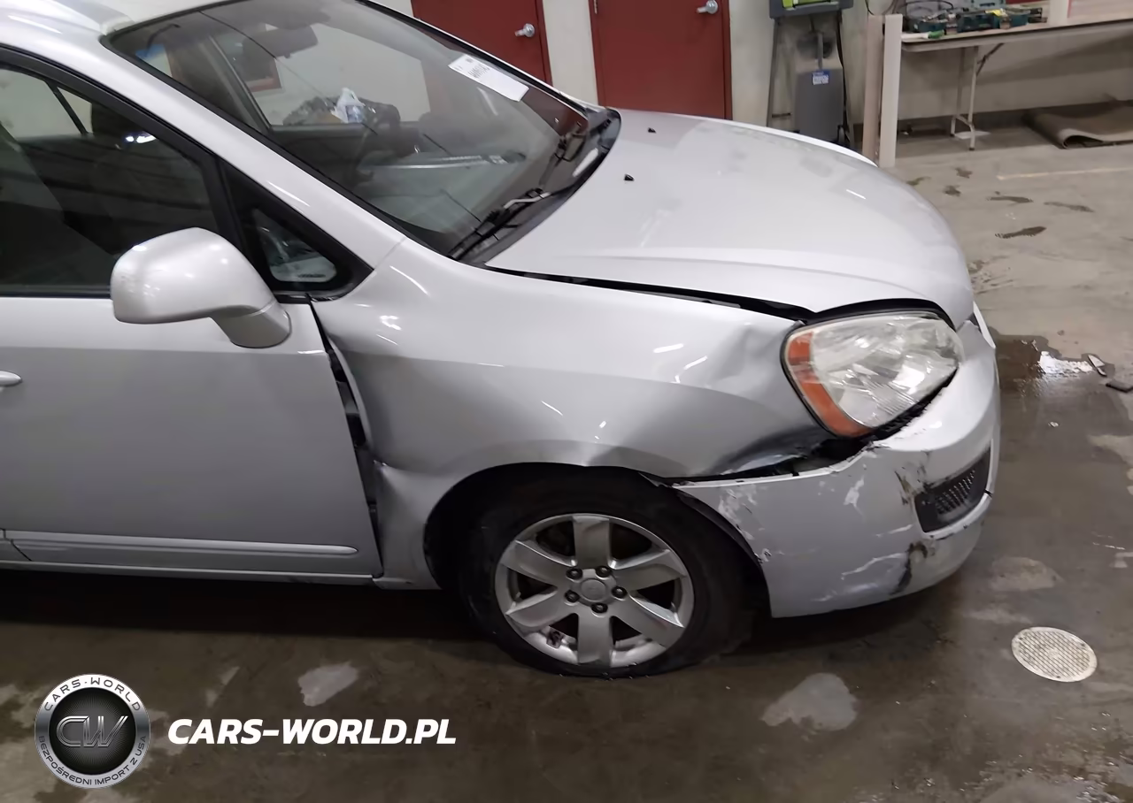 2007 Kia Rondo Lx VIN:KNAFG525177070214 - 17