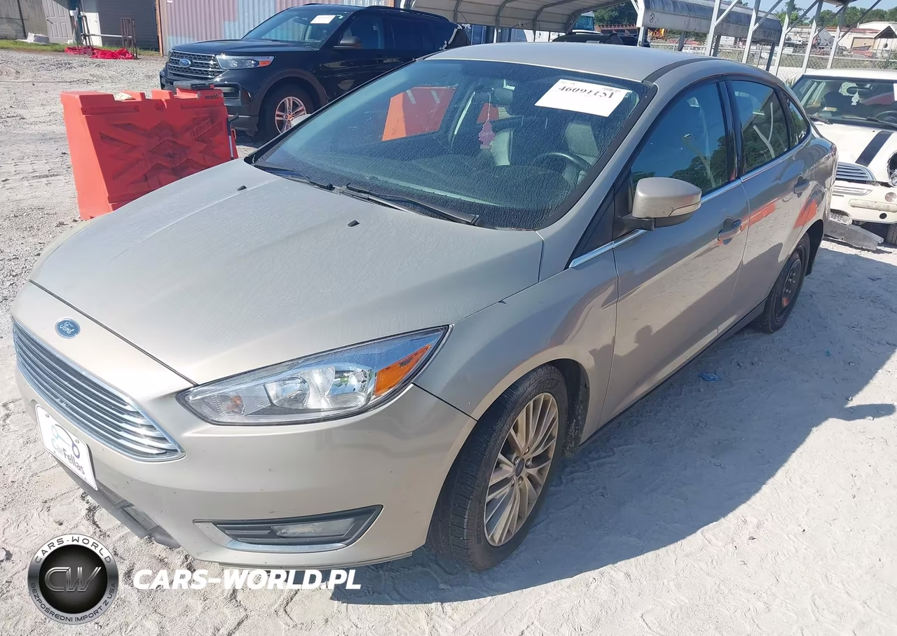 2016 Ford Focus Titanium VIN:1FADP3J20GL223832 - 6