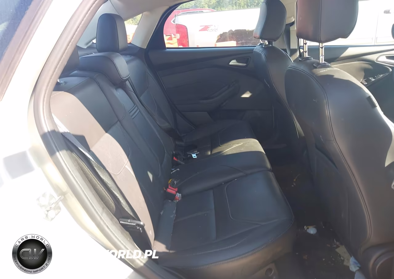 2016 Ford Focus Titanium VIN:1FADP3J20GL223832 - 8