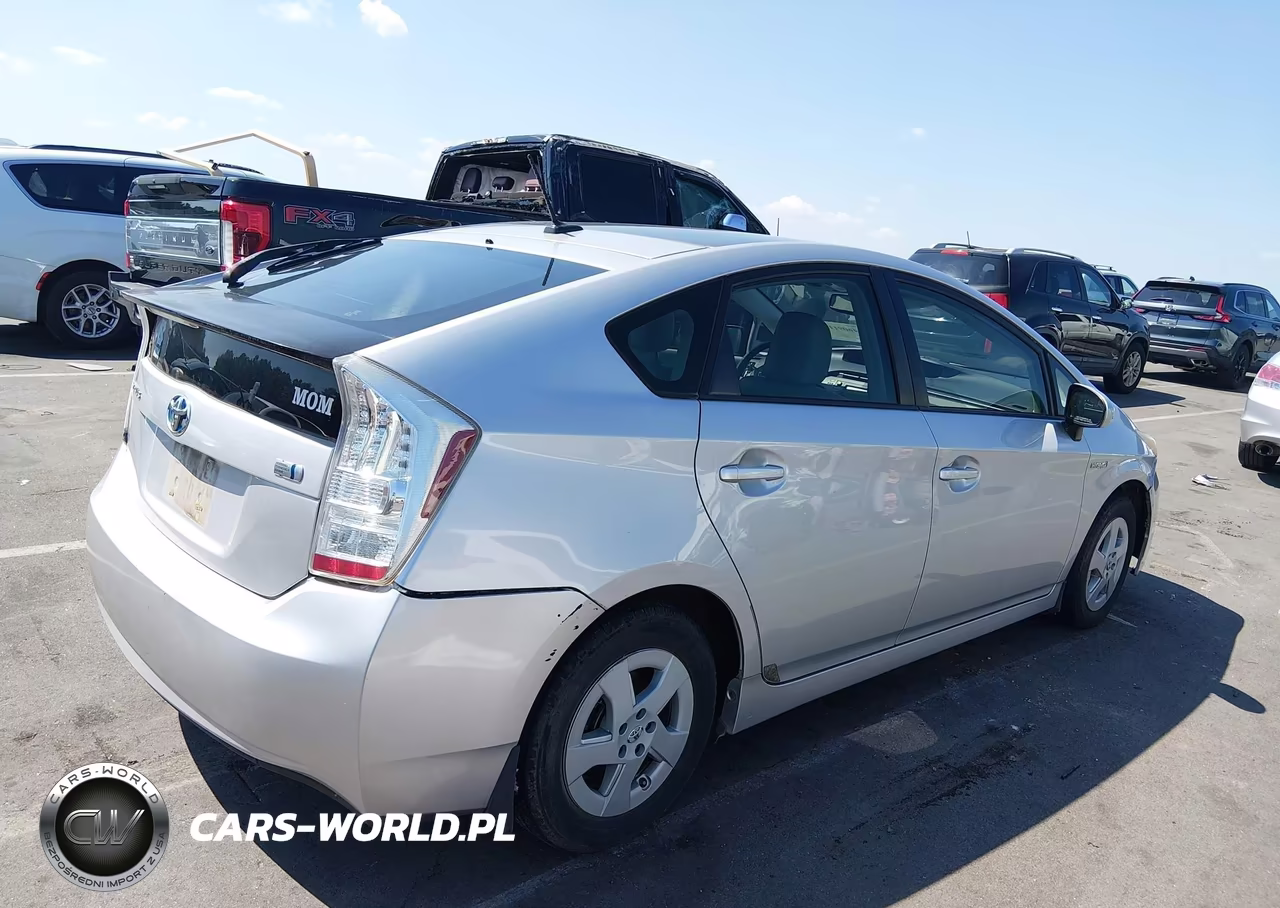 2011 Toyota Prius Four VIN:JTDKN3DU6B5295328 - 4