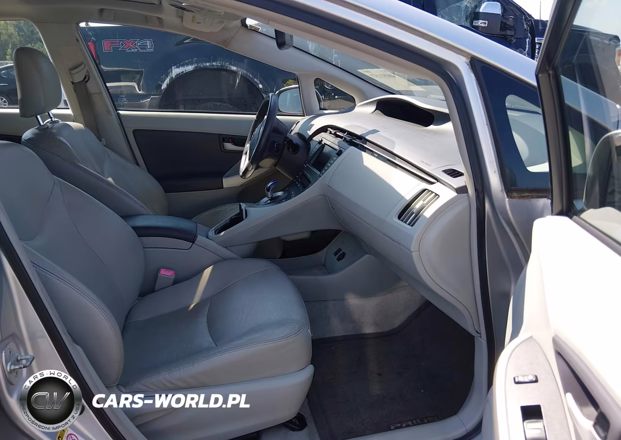 2011 Toyota Prius Four VIN:JTDKN3DU6B5295328 - 5