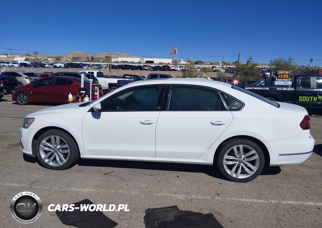 2019 Volkswagen Passat 2.0T Wolfsburg Edition VIN:1VWLA7A37KC005139 - 13