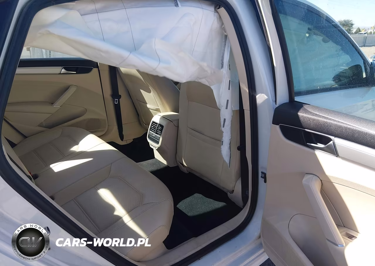 2019 Volkswagen Passat 2.0T Wolfsburg Edition VIN:1VWLA7A37KC005139 - 8