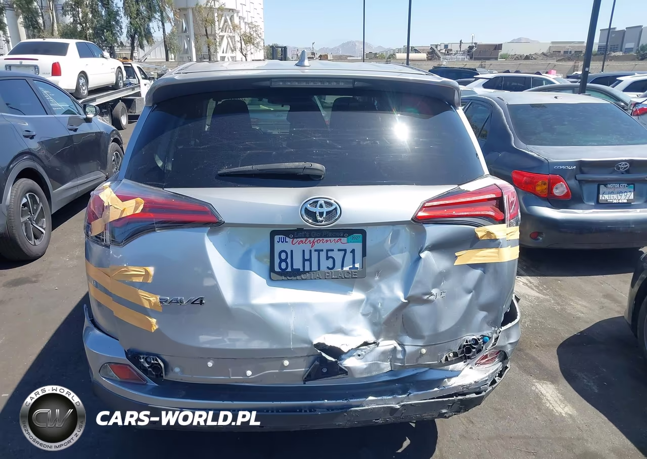 2018 Toyota Rav4 Xle VIN:2T3WFREV9JW483339 - 17