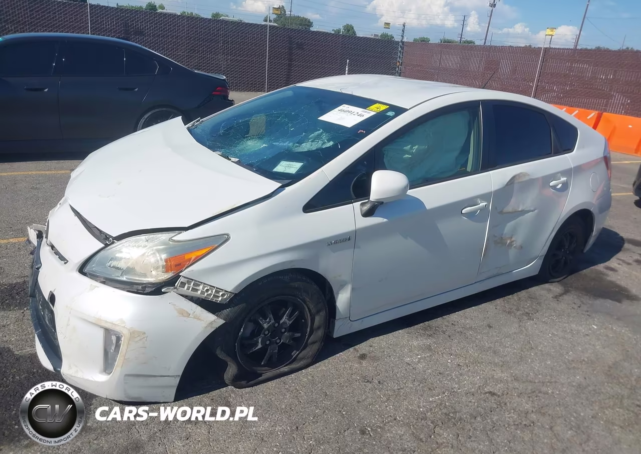 2015 Toyota Prius Two VIN:JTDKN3DU2F0443557 - 18