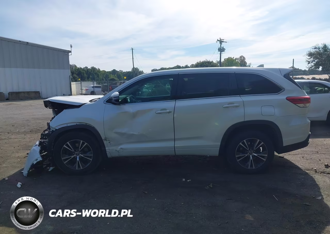 2017 Toyota Highlander Le Plus VIN:5TDZZRFH3HS194028 - 14