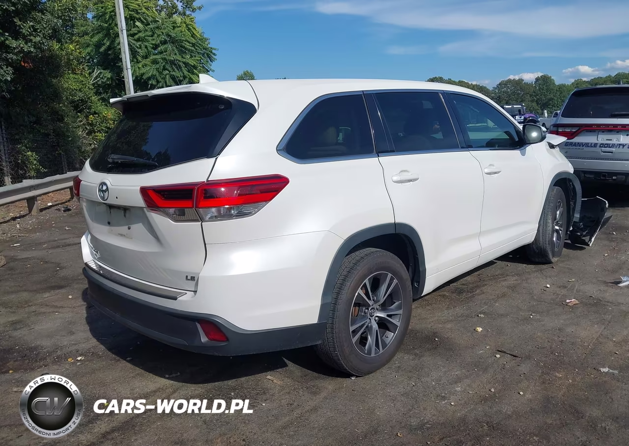 2017 Toyota Highlander Le Plus VIN:5TDZZRFH3HS194028 - 4