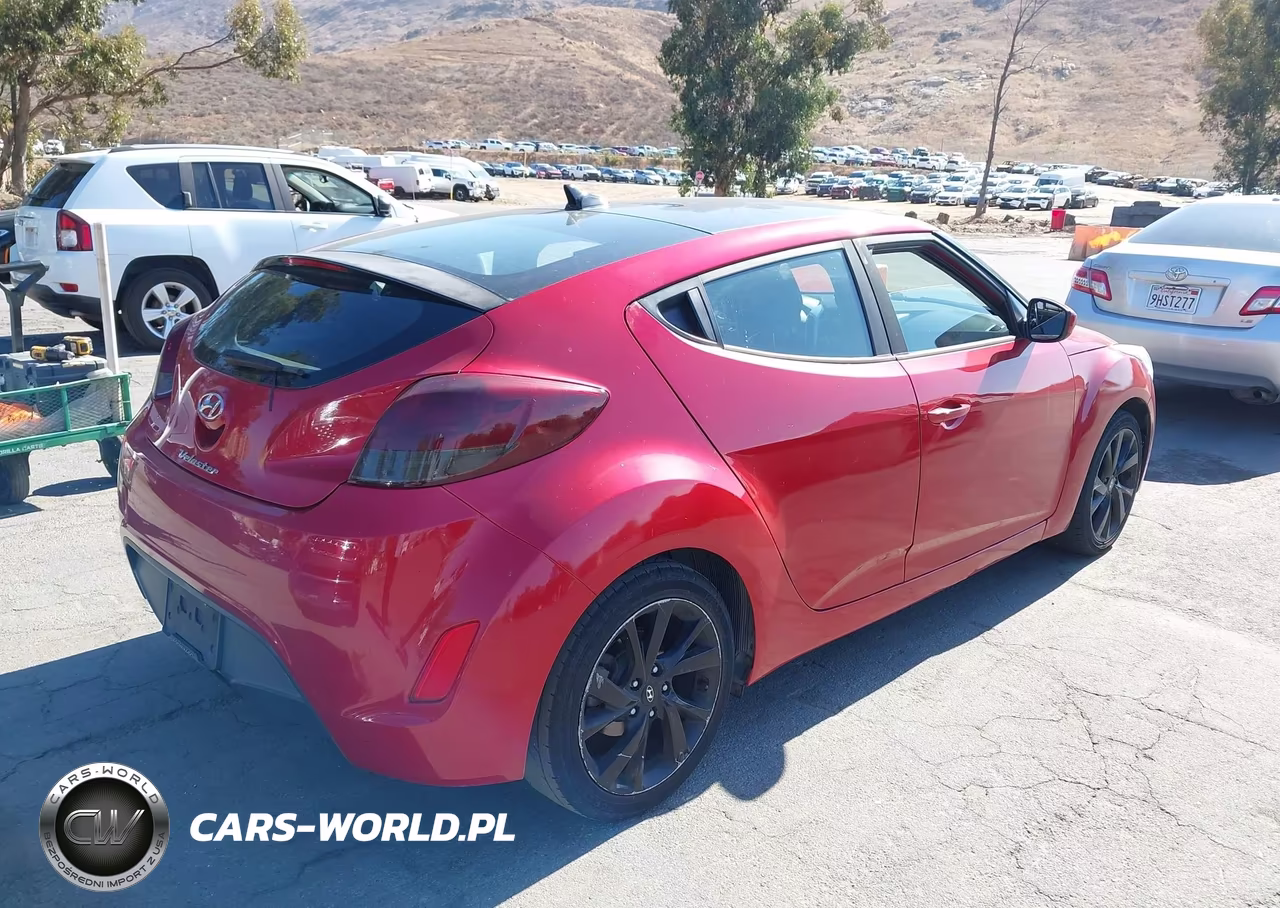 2017 Hyundai Veloster VIN:KMHTC6AD5HU311271 - 4
