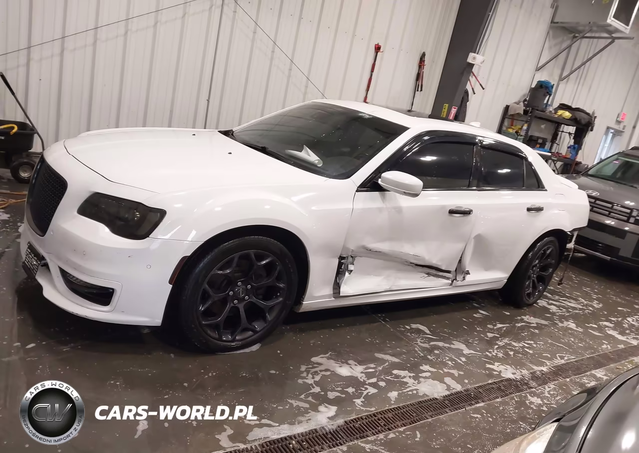 2019 Chrysler 300 300S VIN:2C3CCABTXKH593497 - 15