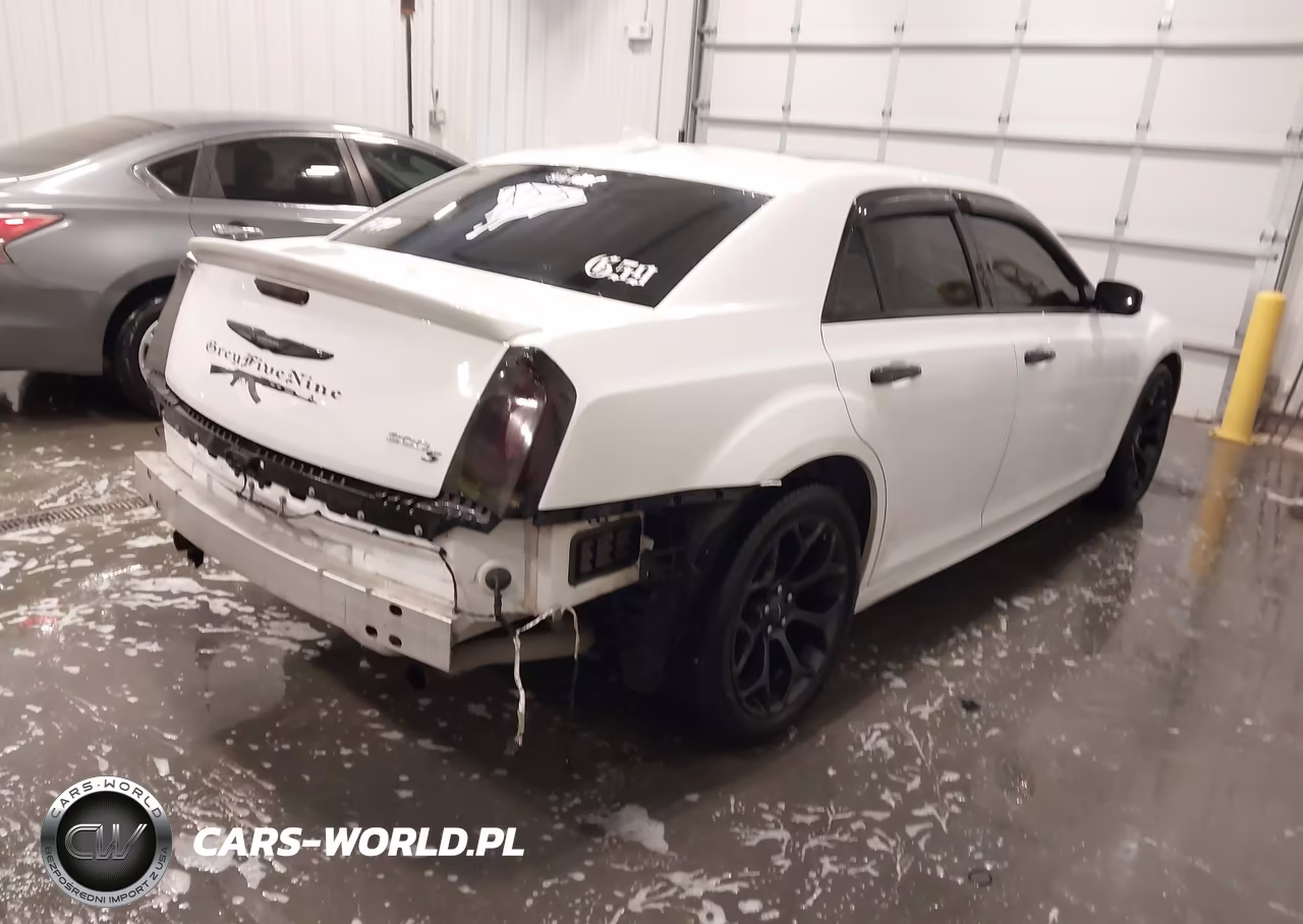 2019 Chrysler 300 300S VIN:2C3CCABTXKH593497 - 4