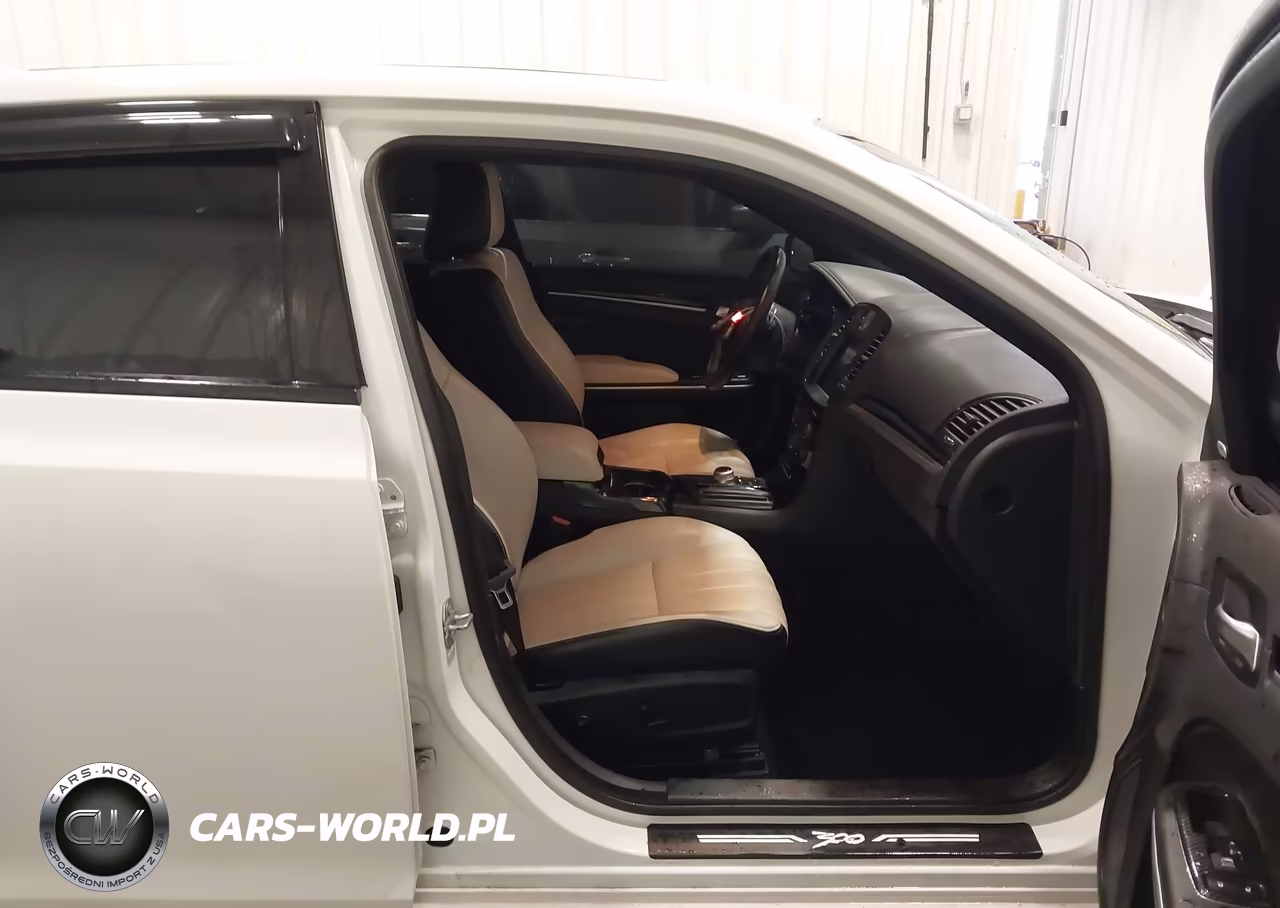 2019 Chrysler 300 300S VIN:2C3CCABTXKH593497 - 5