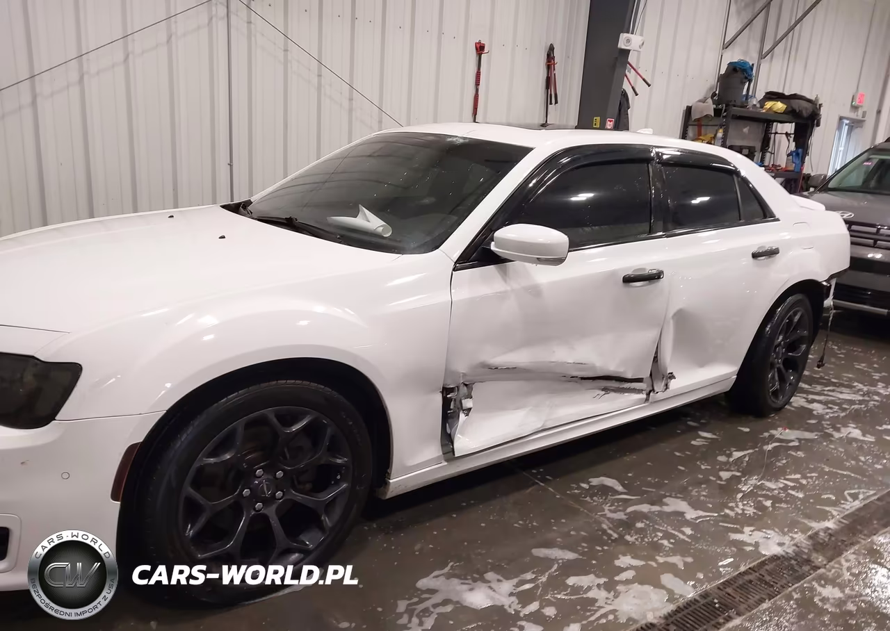 2019 Chrysler 300 300S VIN:2C3CCABTXKH593497 - 6