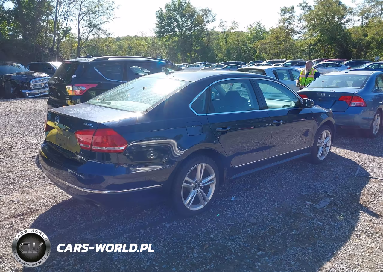 2013 Volkswagen Passat 3.6L V6 Sel Premium VIN:1VWCM7A32DC081085 - 4