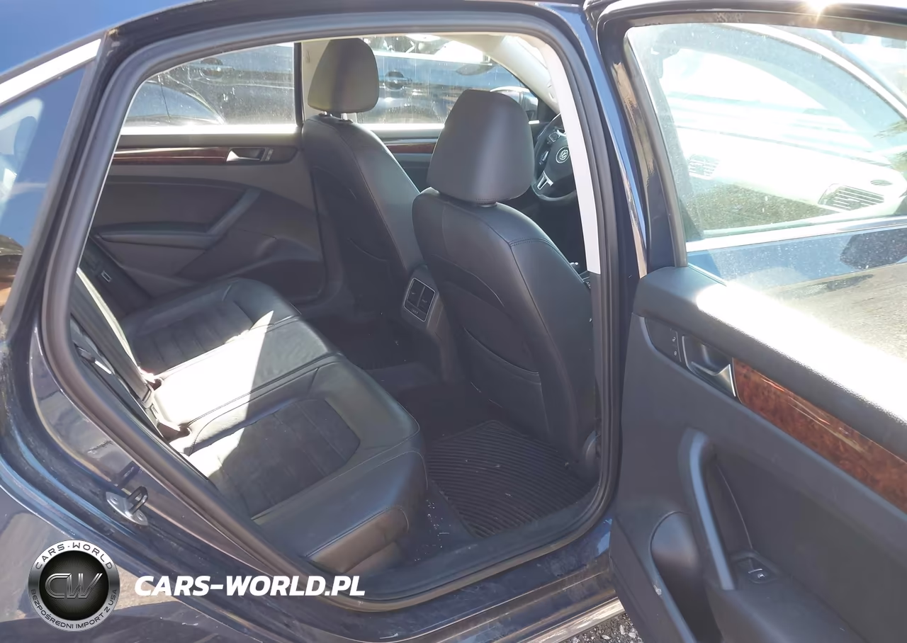 2013 Volkswagen Passat 3.6L V6 Sel Premium VIN:1VWCM7A32DC081085 - 8