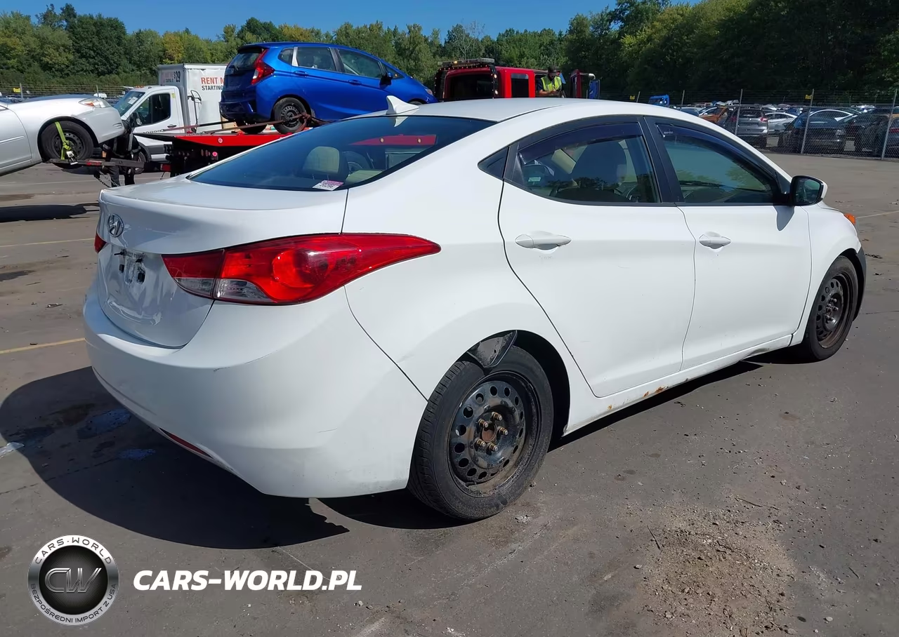 2012 Hyundai Elantra Gls VIN:5NPDH4AE6CH145191 - 4