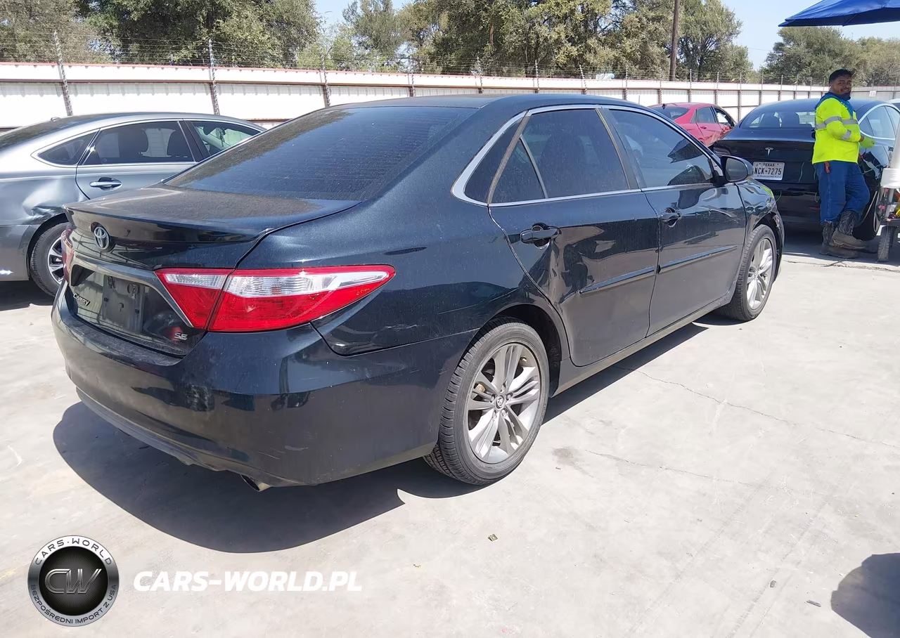 2017 Toyota Camry Se VIN:4T1BF1FK4HU706975 - 4