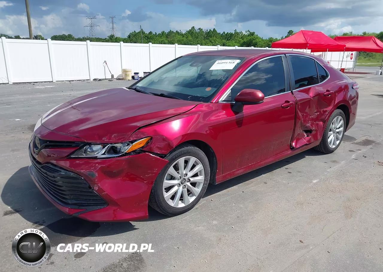 2018 Toyota Camry Le VIN:4T1B11HK0JU589932 - 2