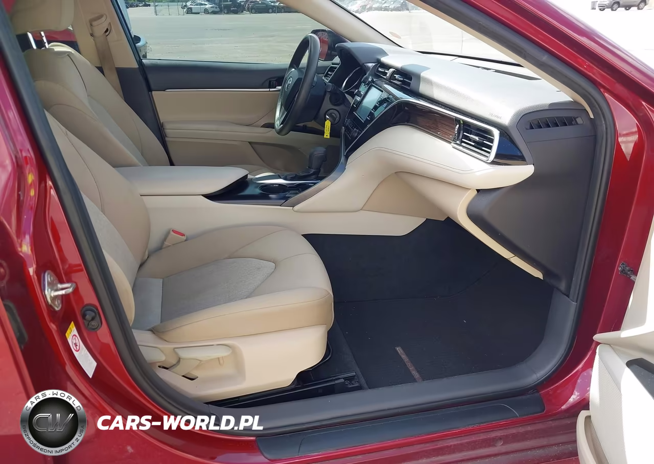 2018 Toyota Camry Le VIN:4T1B11HK0JU589932 - 5