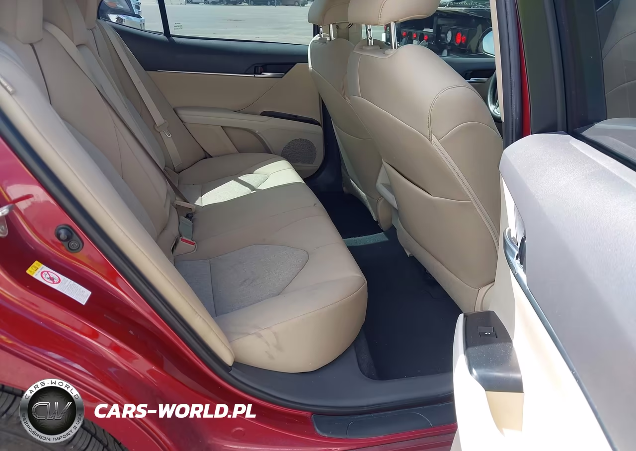 2018 Toyota Camry Le VIN:4T1B11HK0JU589932 - 8