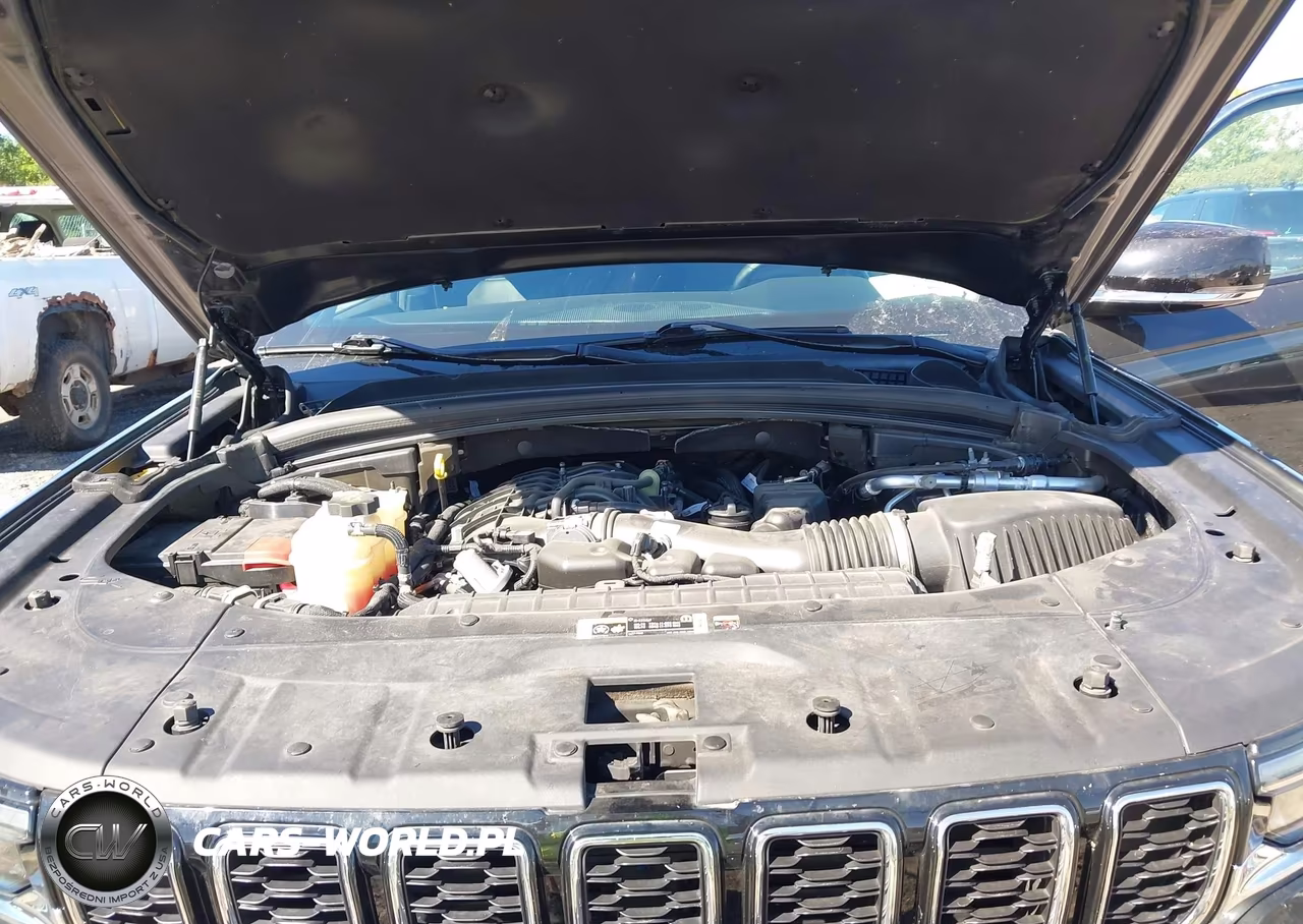 2022 Jeep Grand Cherokee L Limited 4X4 VIN:1C4RJKBG5N8617283 - 10